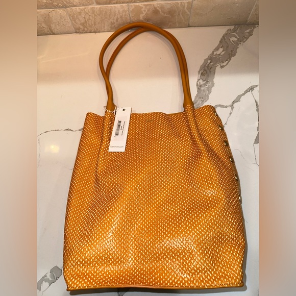 NWT Hammitt Oliver | Apricot Tan Snake/Brushed Gold | Med - Picture 3 of 5